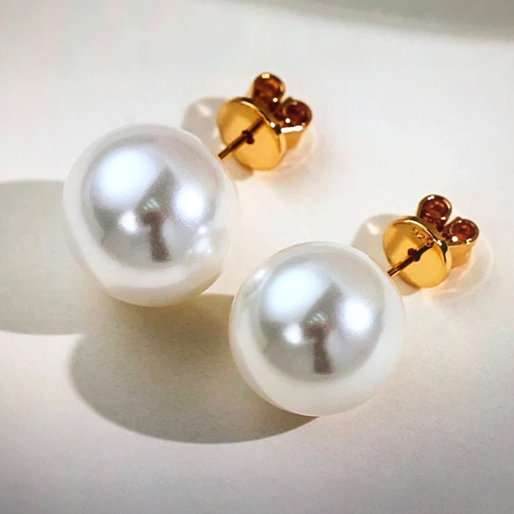 Jumbo South Sea White Pearl Mother of Pearl Studs
